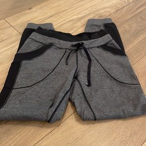 Lululemon base jogger size 6